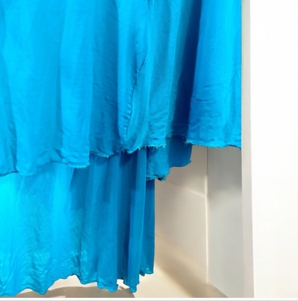 Elegant Teal Evening Gown - Picture 14 of 16